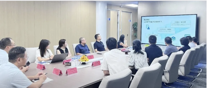酷暑送清凉 关怀暖一线|引领数智集团副总裁程敏亲临台州引领数智科技产业园,为工友送上“清凉”大礼包!